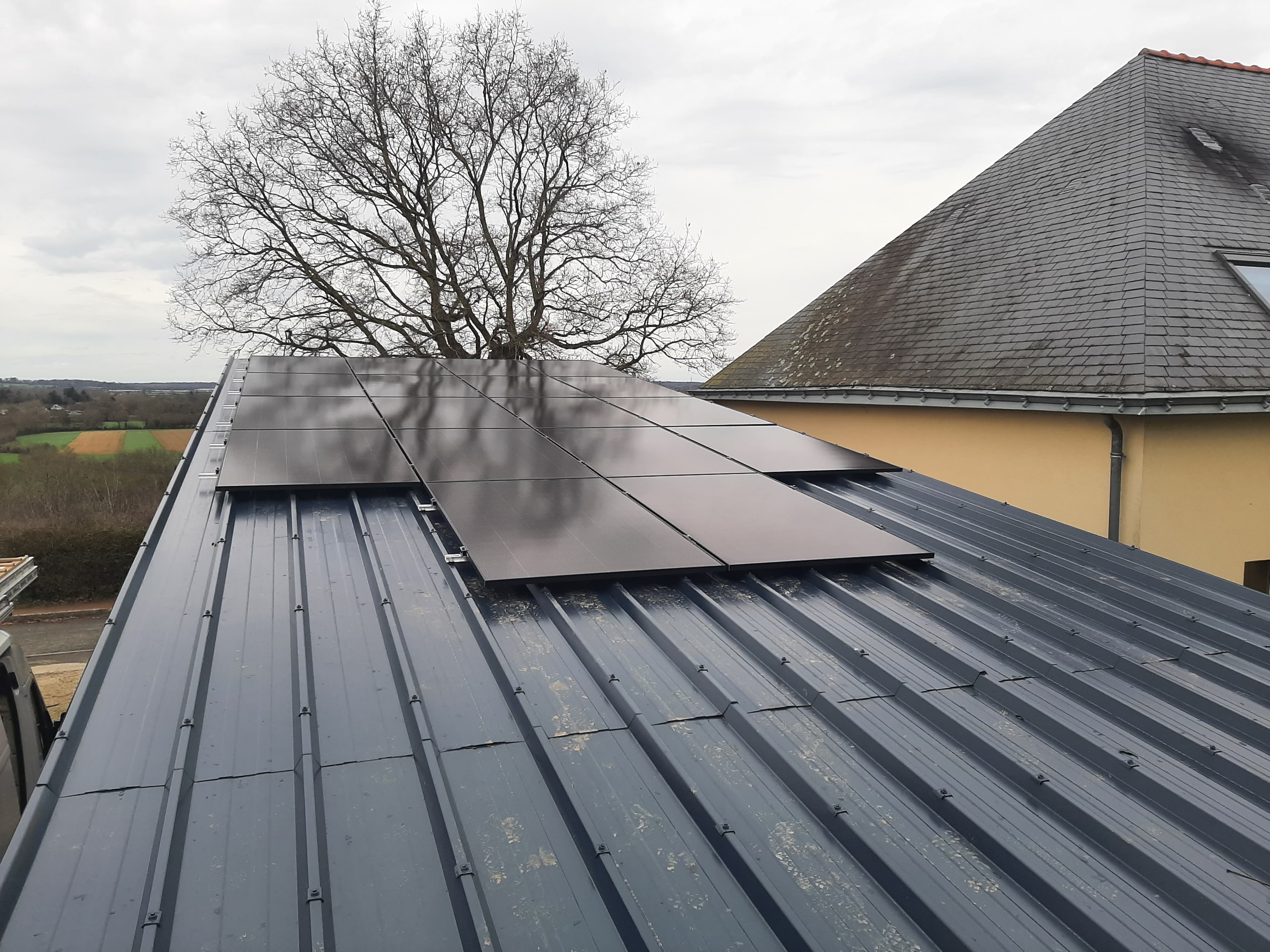 Installation photovoltaïque de 9.0 kWc à Montreuil-Juigné